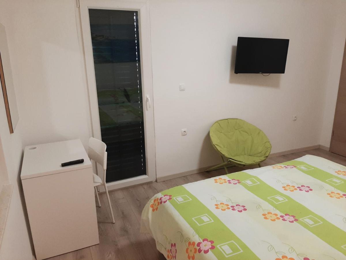 Apartman Maslina 皮萨克 外观 照片